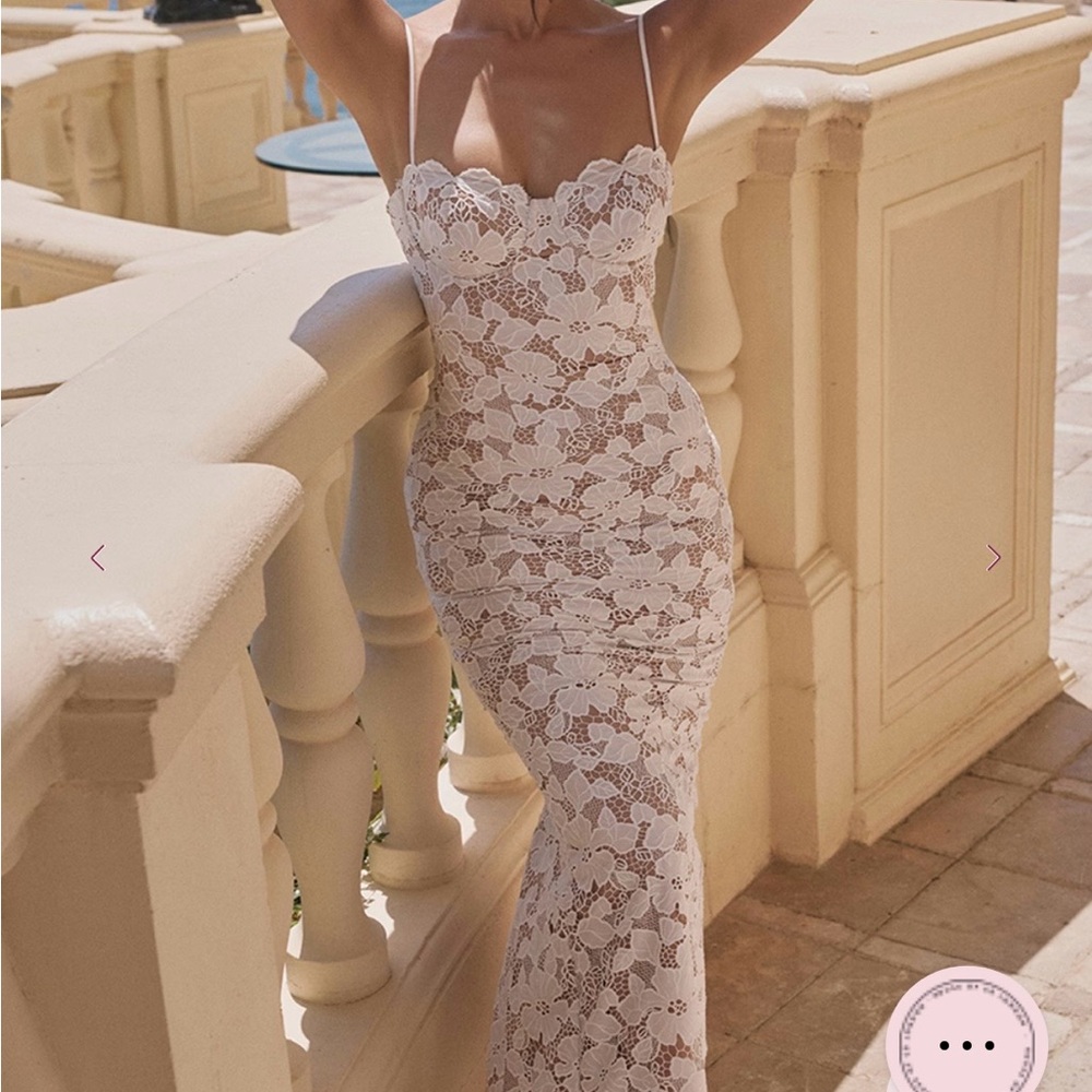 House of CB Strapless White Lace Dress - Picture 1 of 4